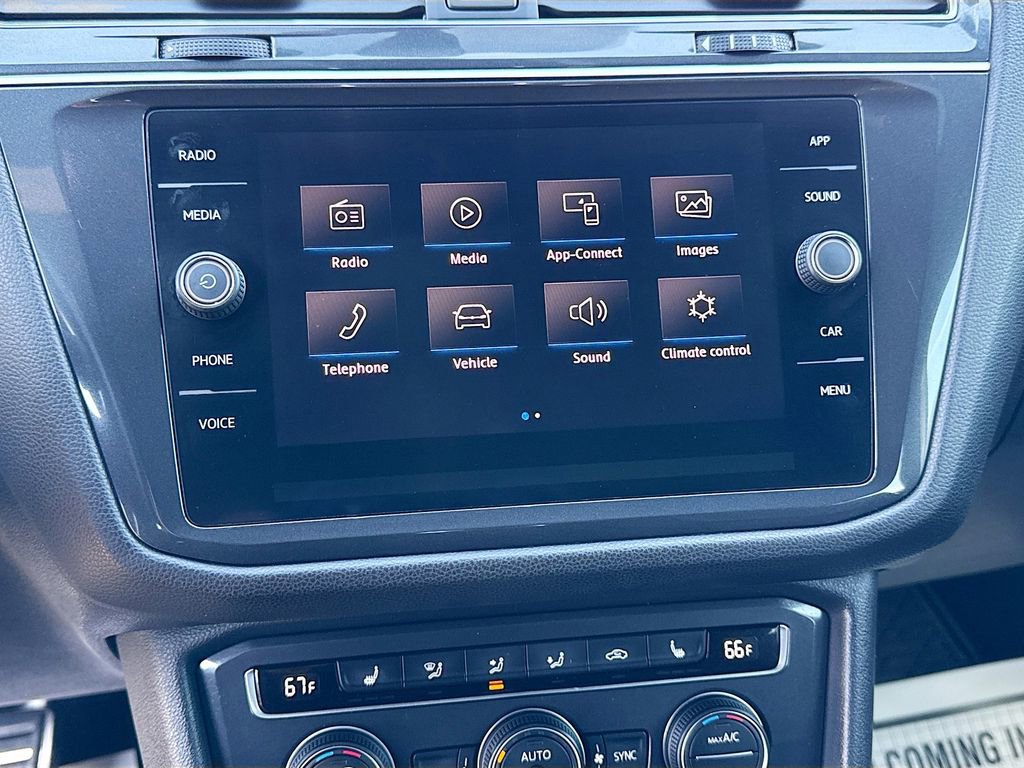 Used 2020 Volkswagen Tiguan SE R-Line image 29