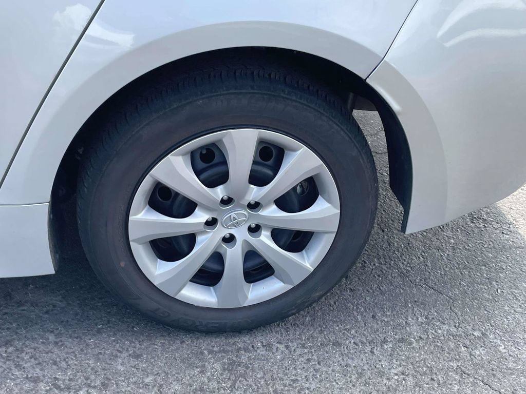 Used 2023 Toyota Corolla LE FWD image 12