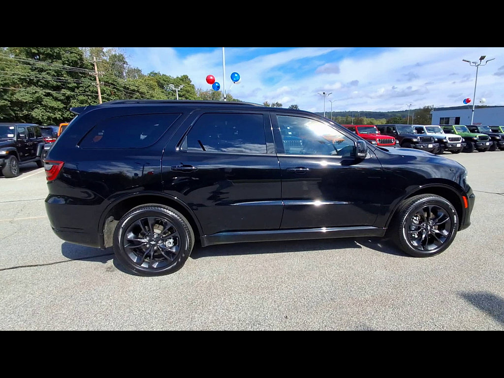 Used 2025 Dodge Durango GT AWD/4WD image 9