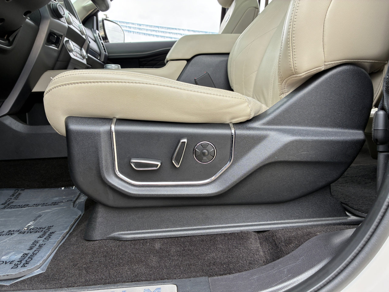 Used 2019 Ford Expedition Platinum image 16