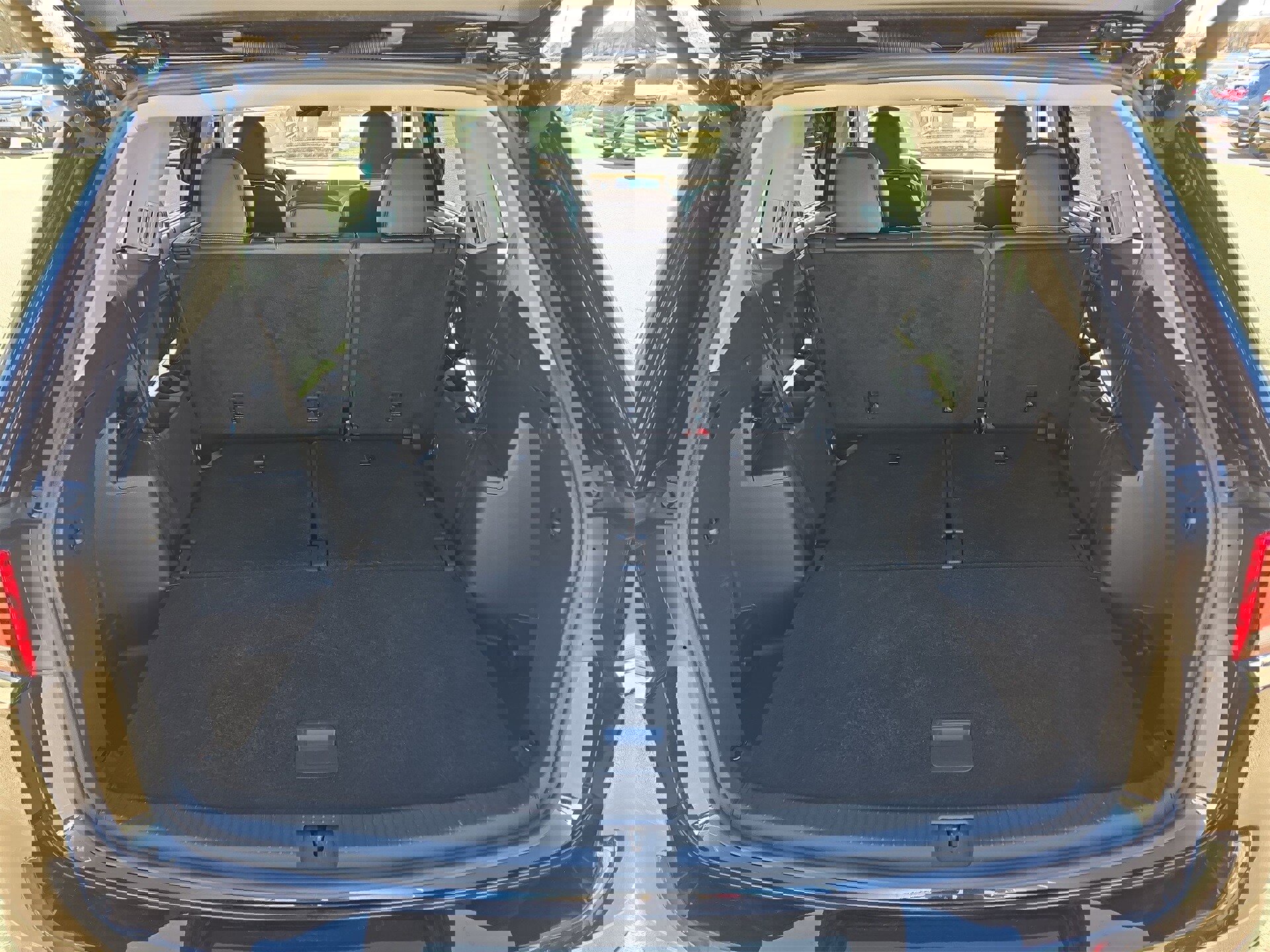 Used 2025 Volkswagen Atlas SE image 12