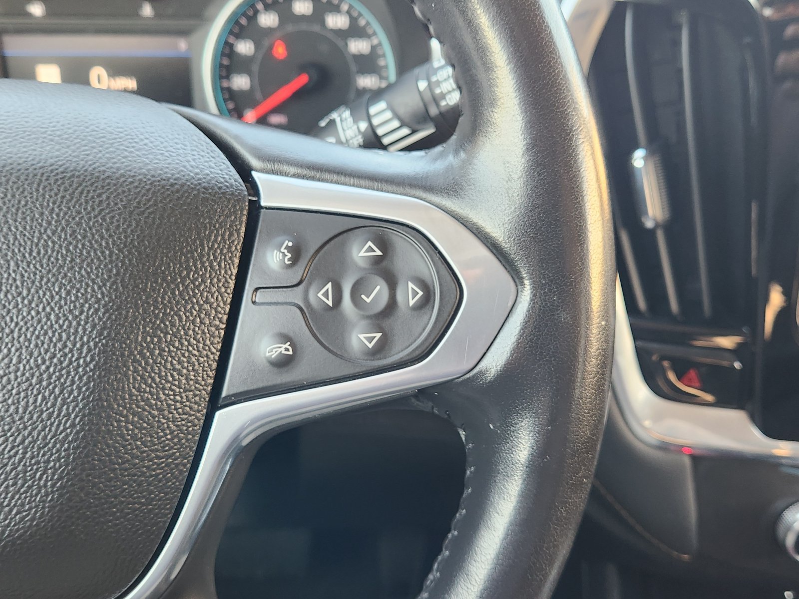 Used 2020 Chevrolet Traverse RS w/ LPO, Floor Liner Package FWD image 33