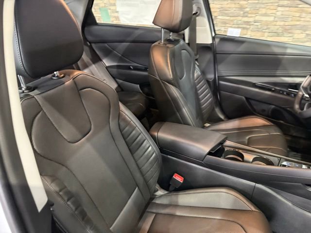 New 2025 Hyundai Elantra Limited image 32