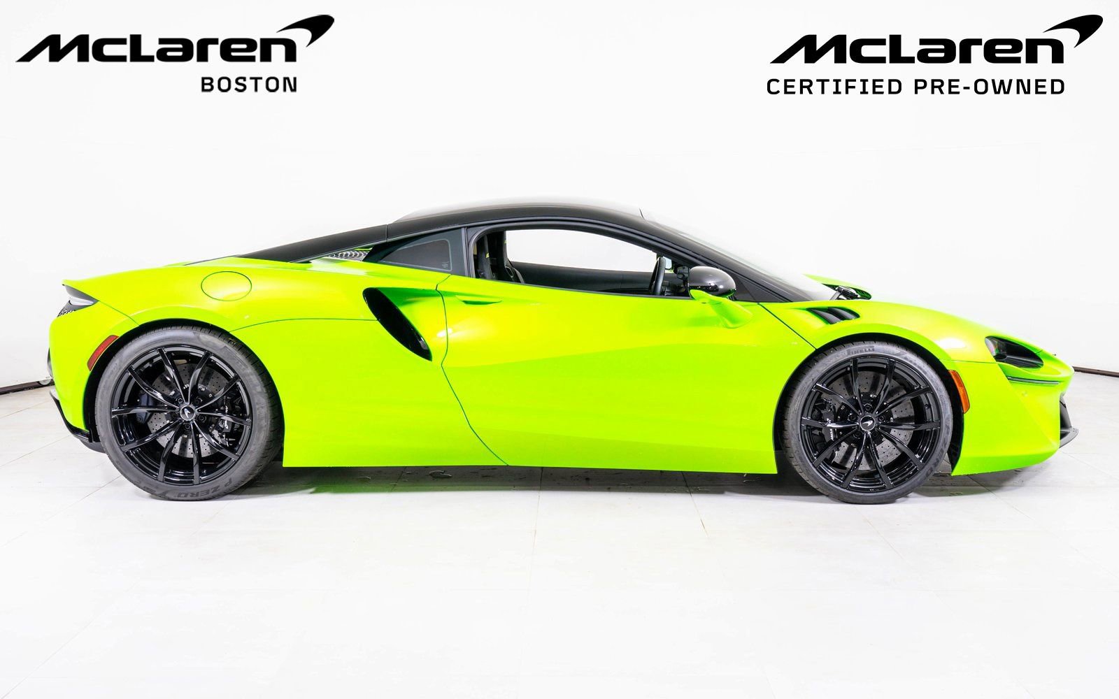 Used 2024 McLaren Artura RWD image 6