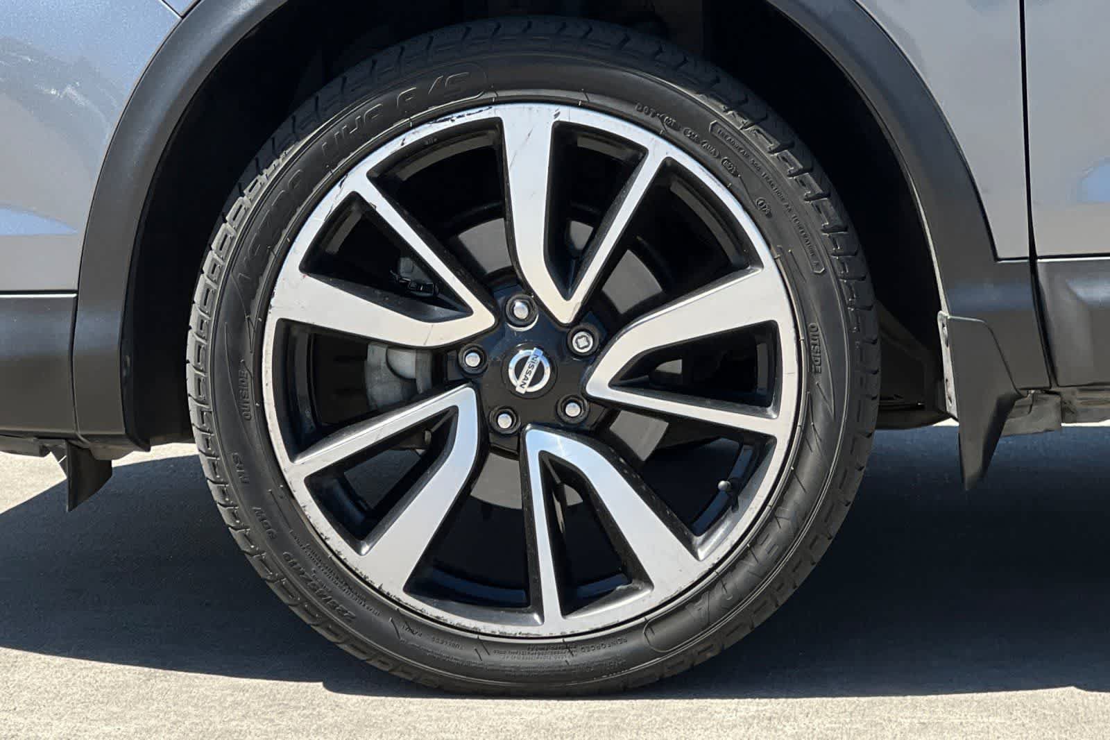 Used 2017 Nissan Rogue Sport SL FWD image 12
