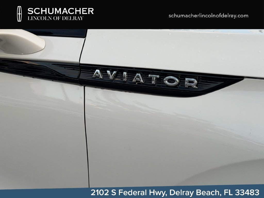 New 2026 Lincoln Aviator AWD w/ Jet Appearance Package image 10
