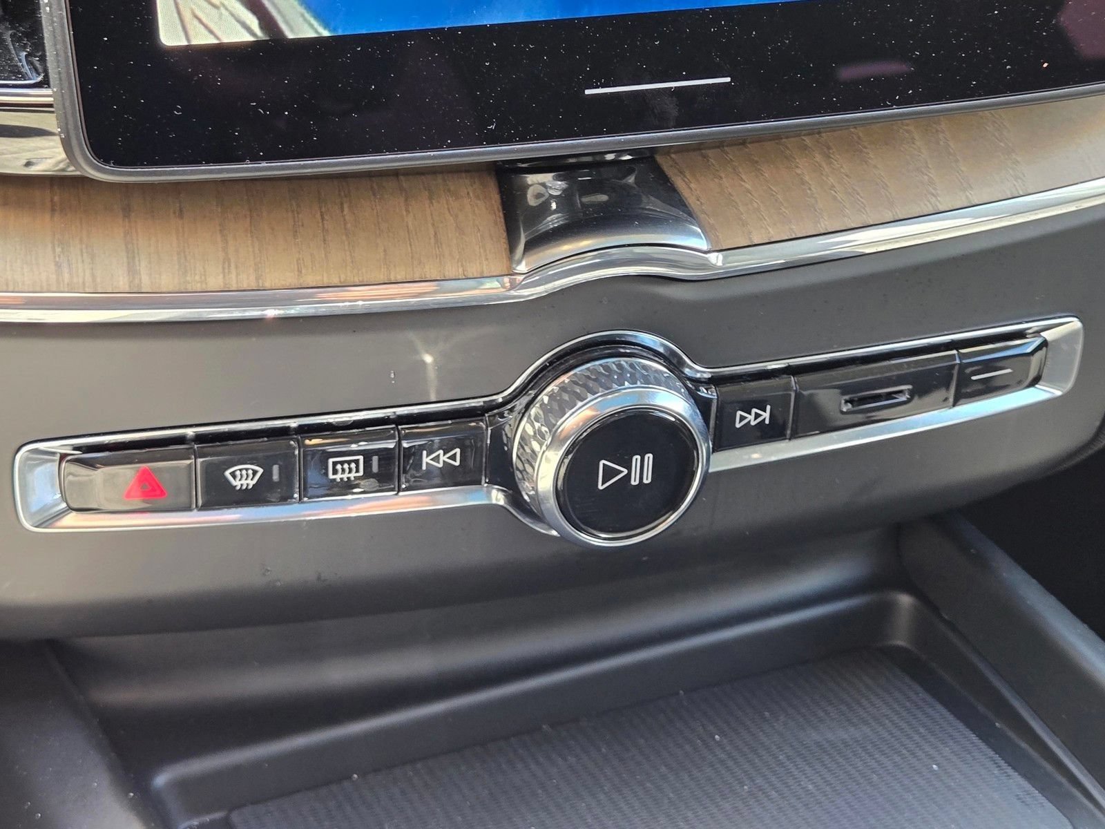 Used 2026 Volvo XC60 B5 Ultra w/ Climate Package AWD/4WD image 24