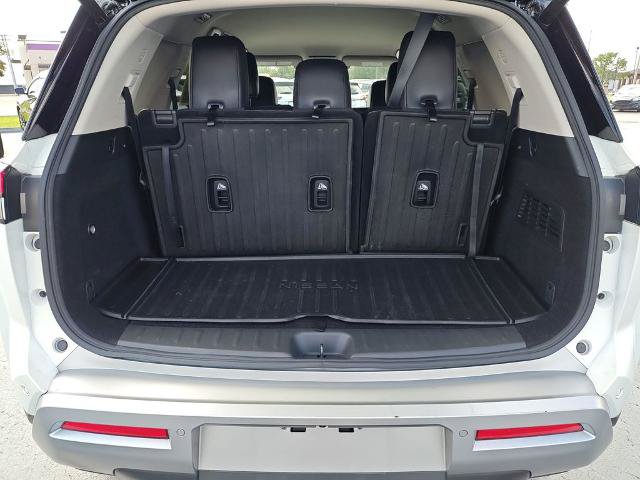 Certified 2024 Nissan Pathfinder SL w/ Cargo Package AWD/4WD image 9