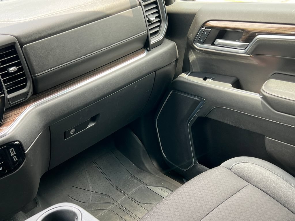 Used 2024 Chevrolet Silverado 1500 LT AWD/4WD image 31