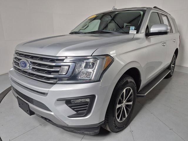 Used 2018 Ford Expedition XLT w/ Equipment Group 202A AWD/4WD image 1