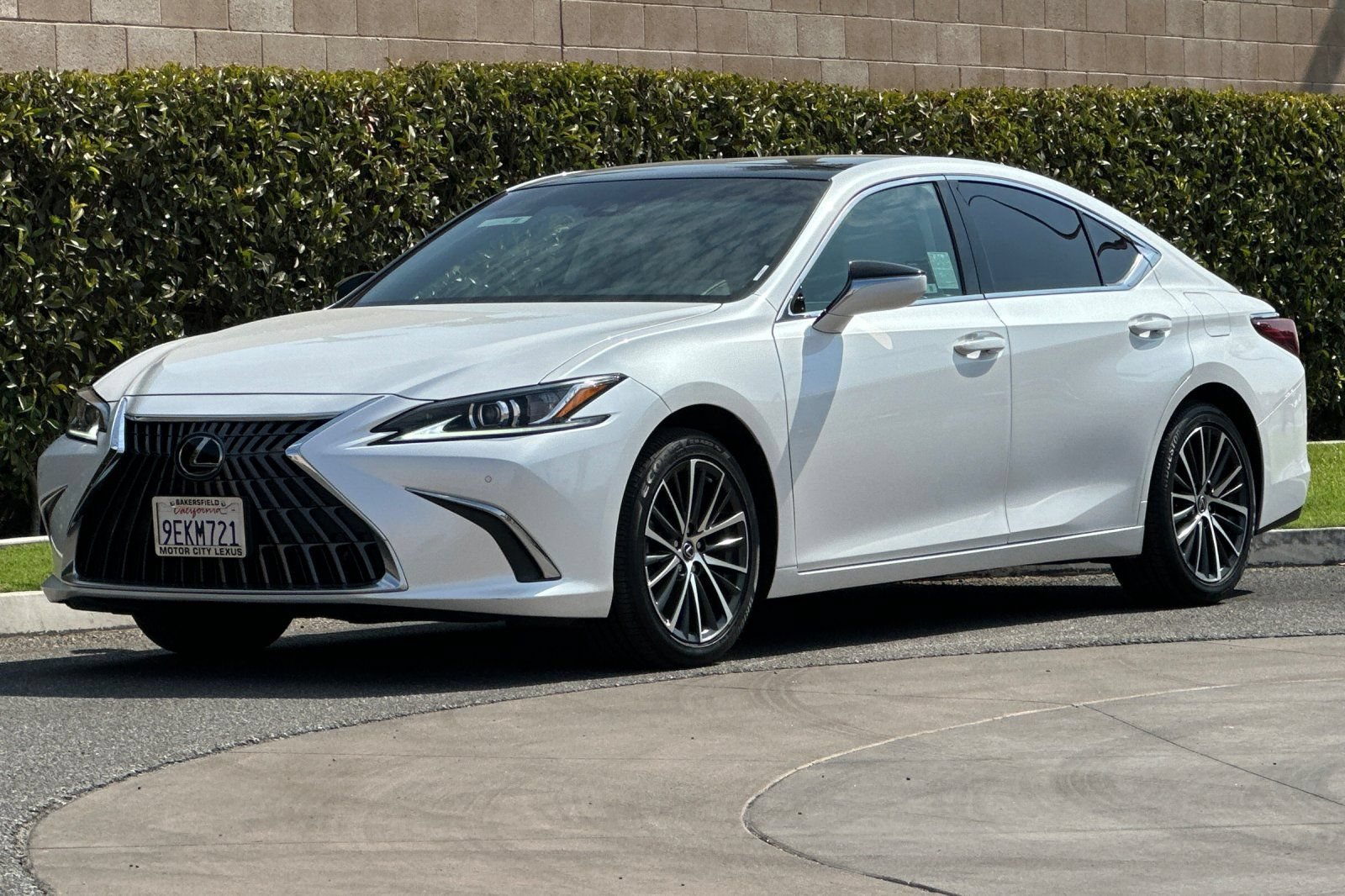 Certified 2023 Lexus ES 350 w/ Premium Package FWD image 8