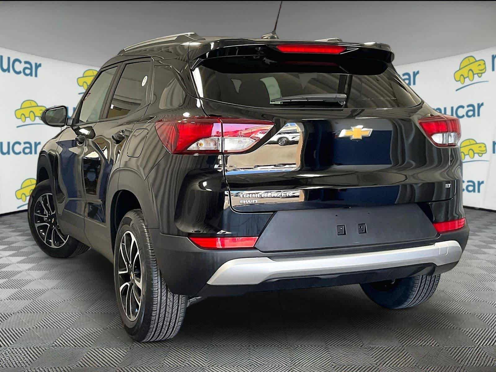 Used 2025 Chevrolet TrailBlazer LT AWD/4WD image 4