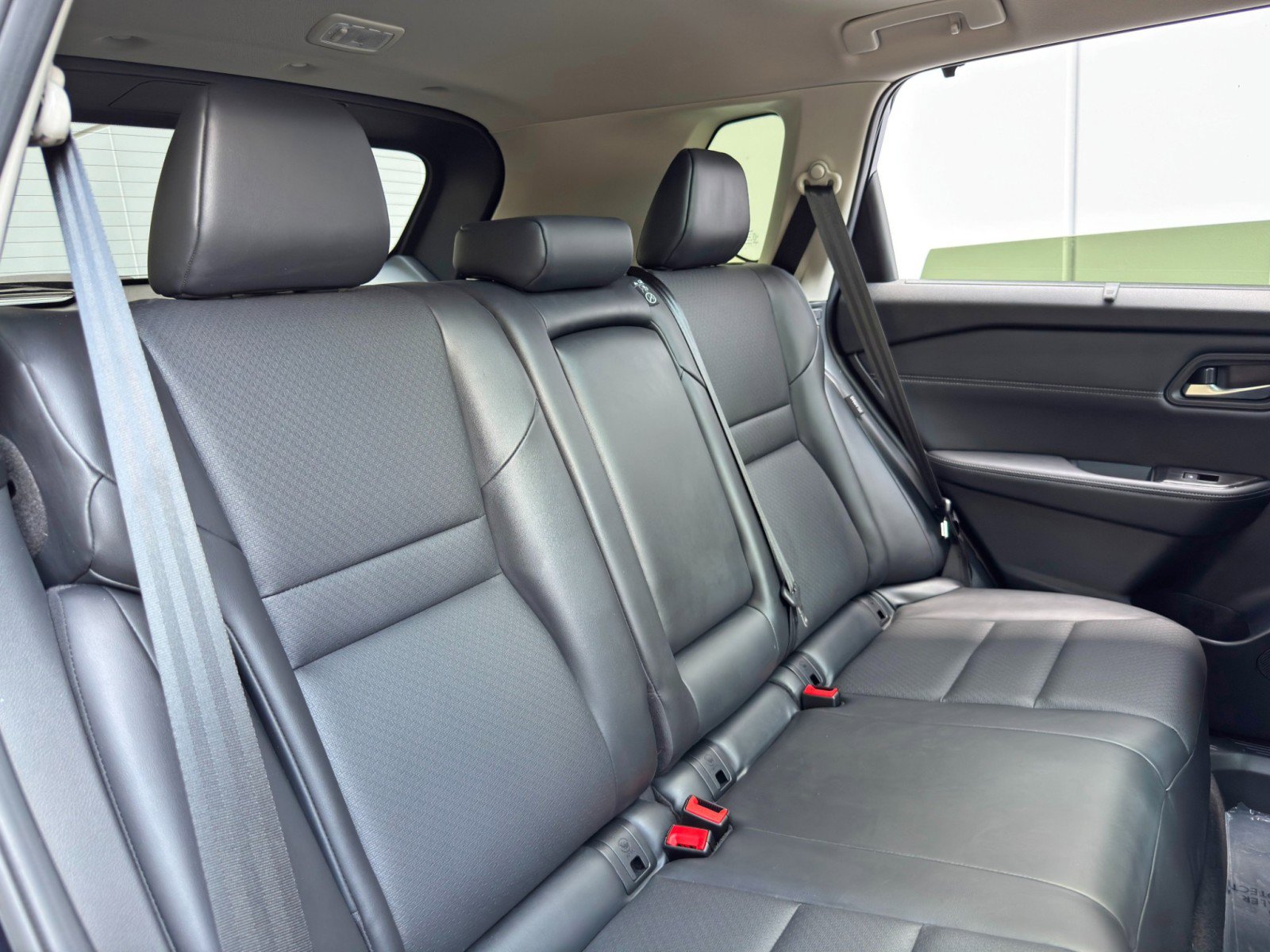 Used 2024 Nissan Rogue SV w/ SV Premium Package image 33