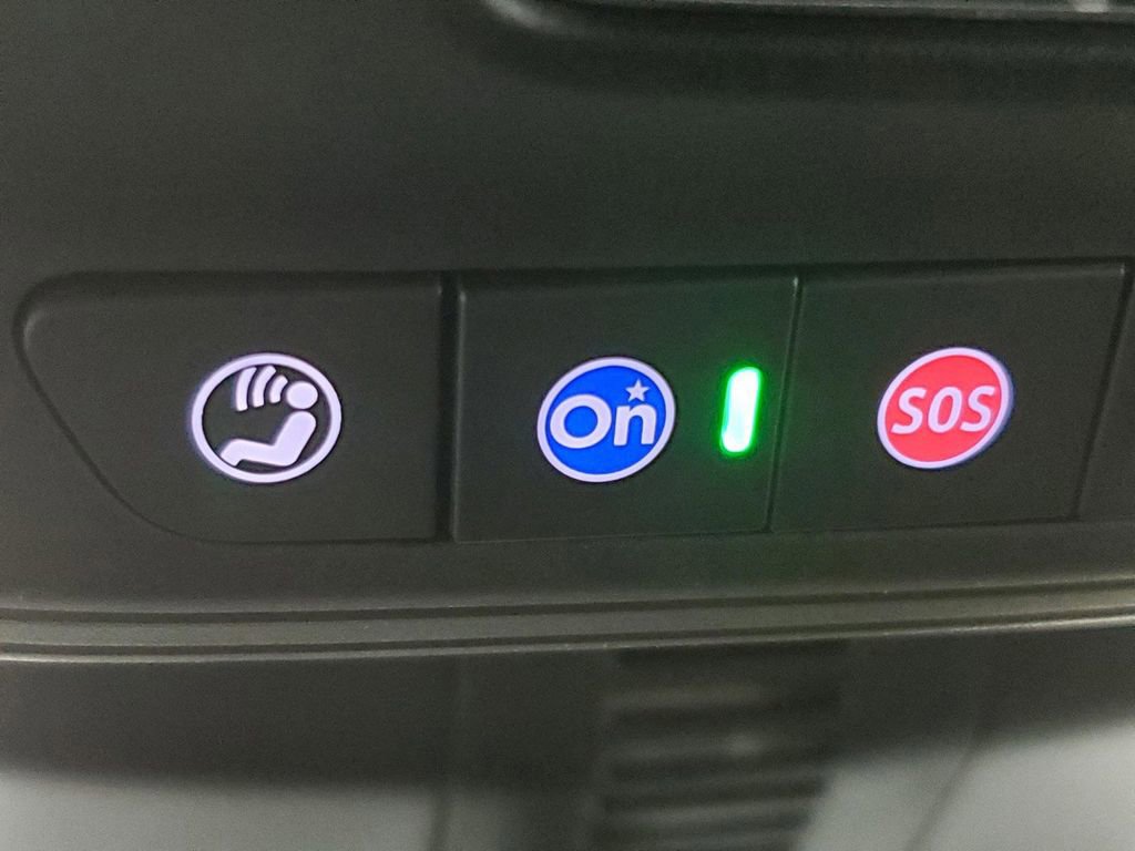 Used 2025 GMC Acadia Elevation image 17