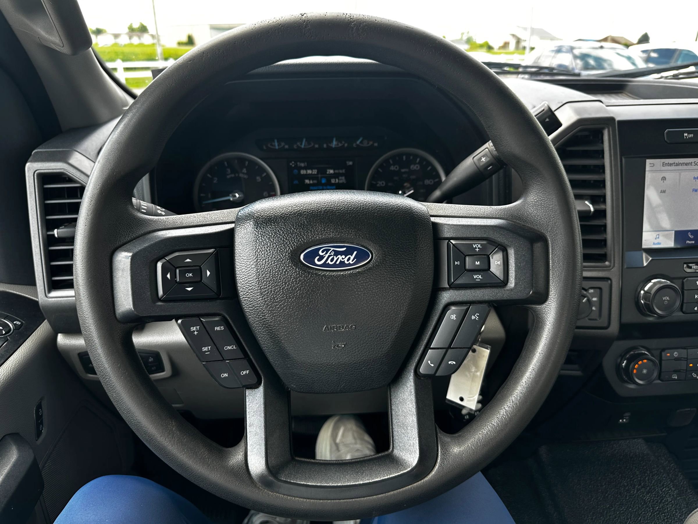 Used 2022 Ford F250 XL w/ Power Equipment Group image 21