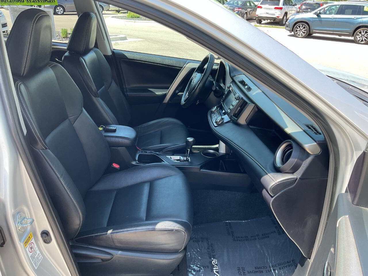 Used 2014 Toyota RAV4 Limited w/ Technology Package AWD/4WD image 42