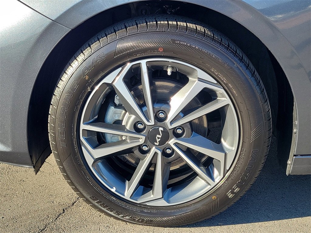 Used 2023 Kia Forte LXS image 22