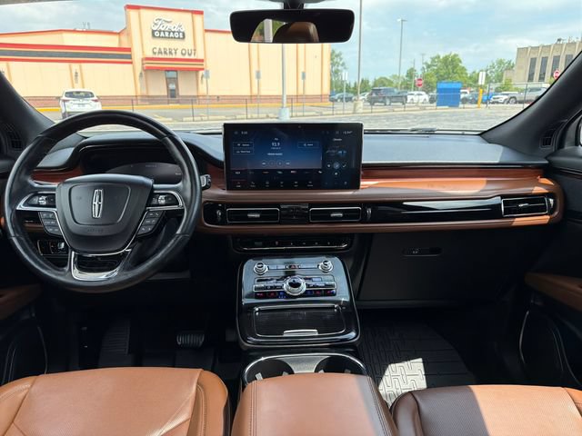 Used 2023 Lincoln Nautilus Reserve AWD/4WD image 17