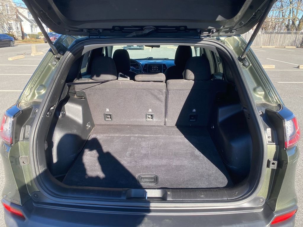 Used 2019 Jeep Cherokee Latitude w/ Popular Appearance Group image 25