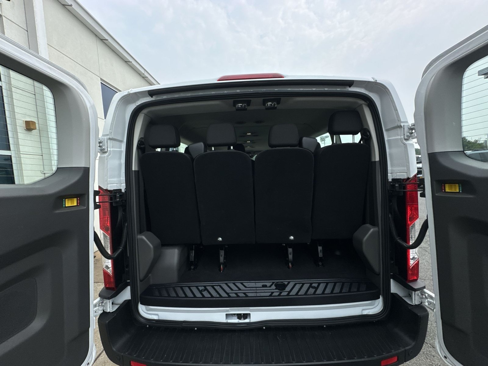 Certified 2024 Ford Transit 350 XLT RWD image 34