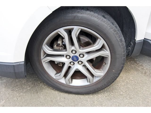 Used 2015 Ford Edge Titanium FWD image 30