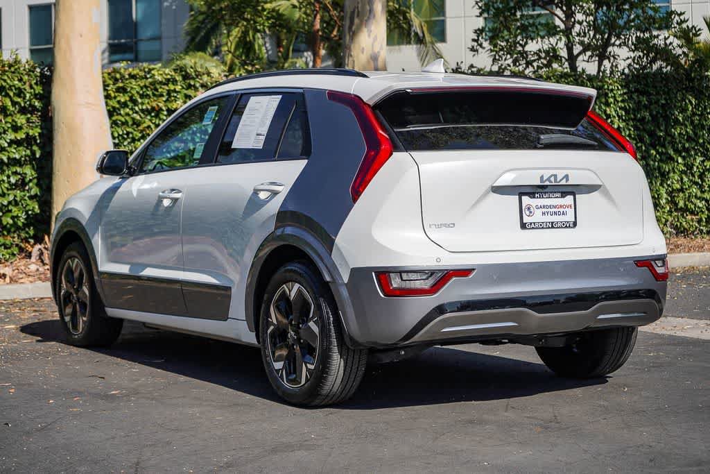 Used 2024 Kia Niro Wave w/ Wave Preserve Package FWD image 4