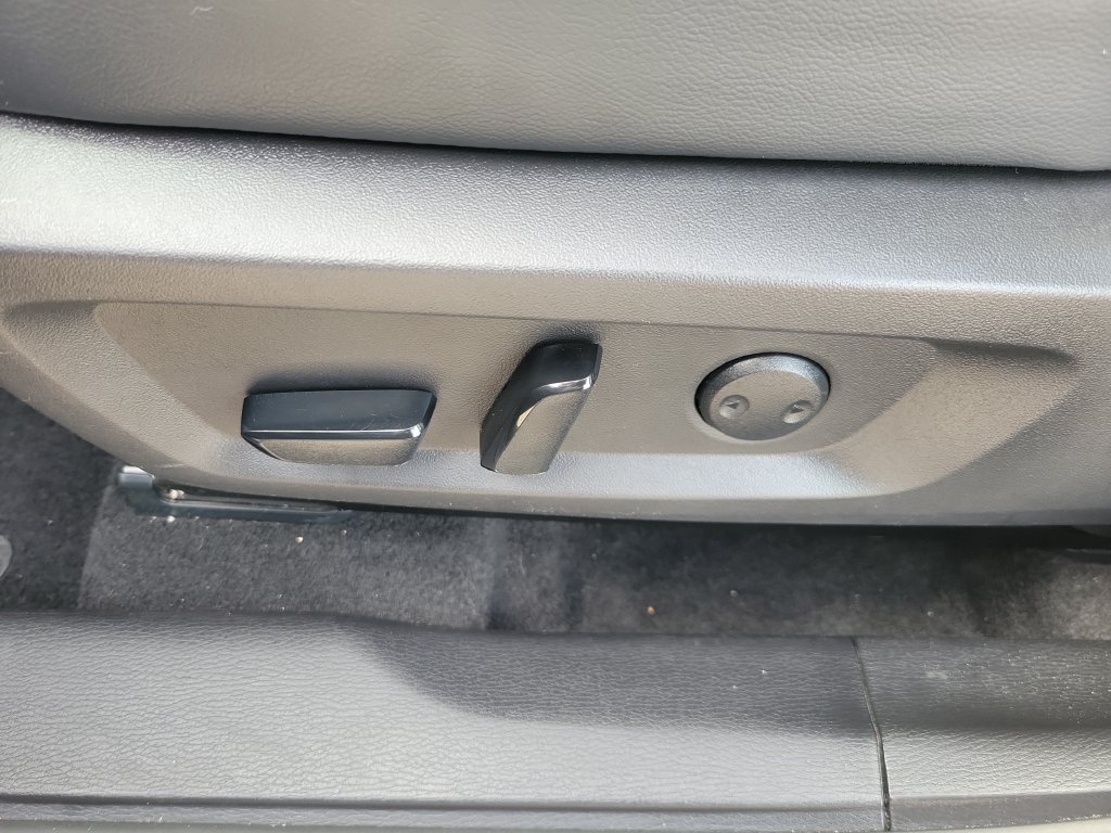 Used 2025 Mitsubishi Outlander 4WD Plug-In Hybrid image 18