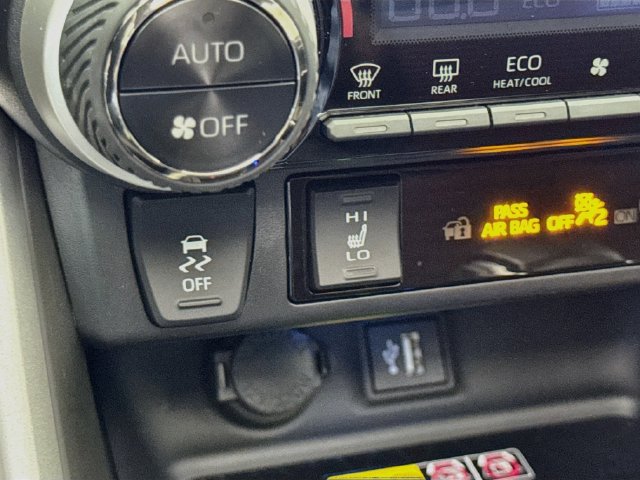Used 2024 Toyota RAV4 XSE w/ Weather Package AWD/4WD image 21