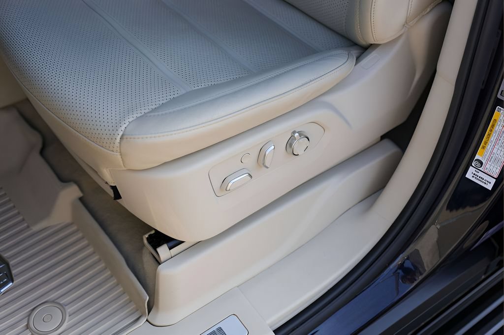 Certified 2024 Cadillac Escalade Premium Luxury Platinum AWD/4WD image 8