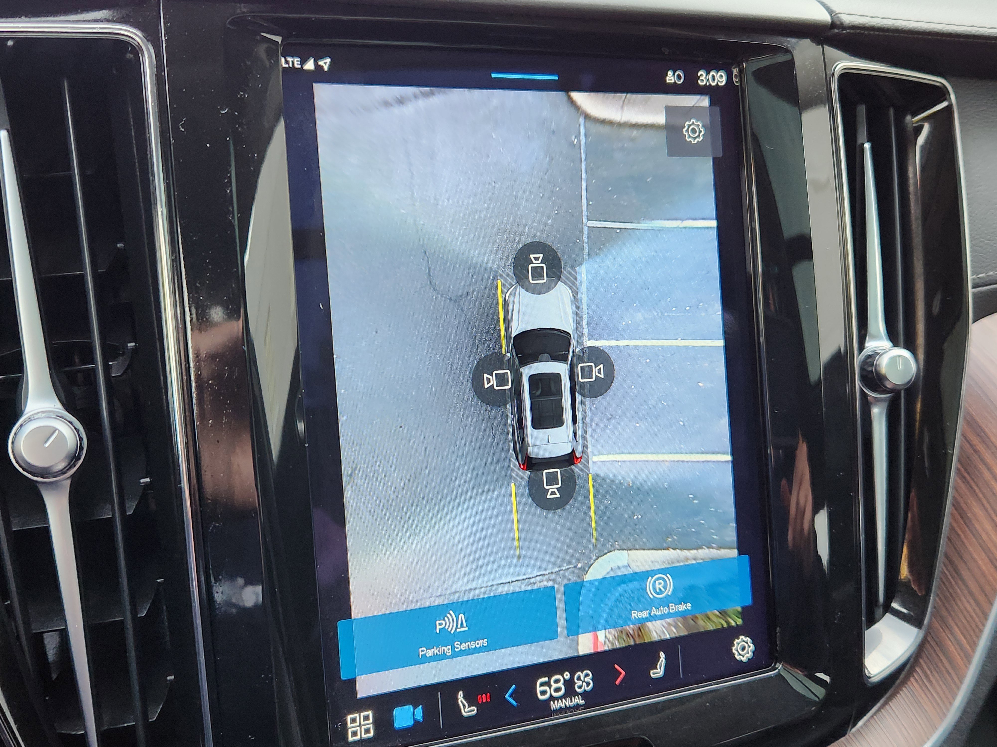 Certified 2023 Volvo XC60 B5 Ultimate image 22