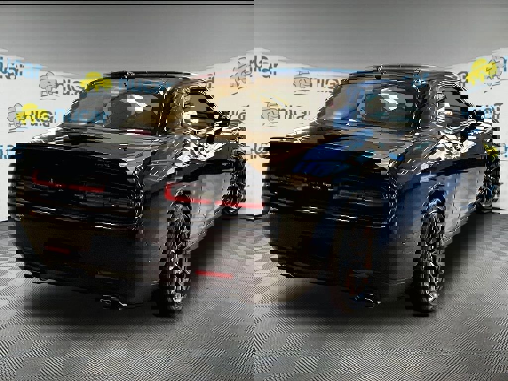 Used 2022 Dodge Challenger R/T Scat Pack RWD image 6