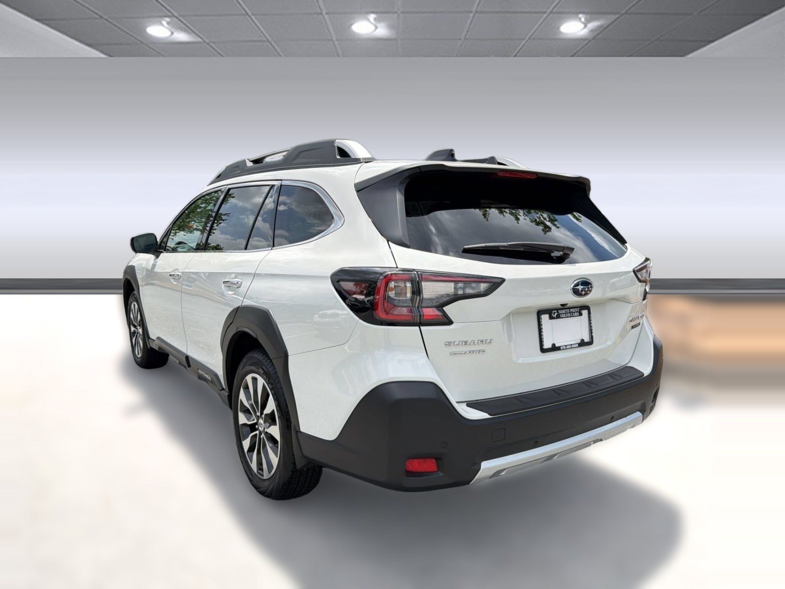 Used 2025 Subaru Outback Touring w/ Popular Package #2 AWD/4WD image 3