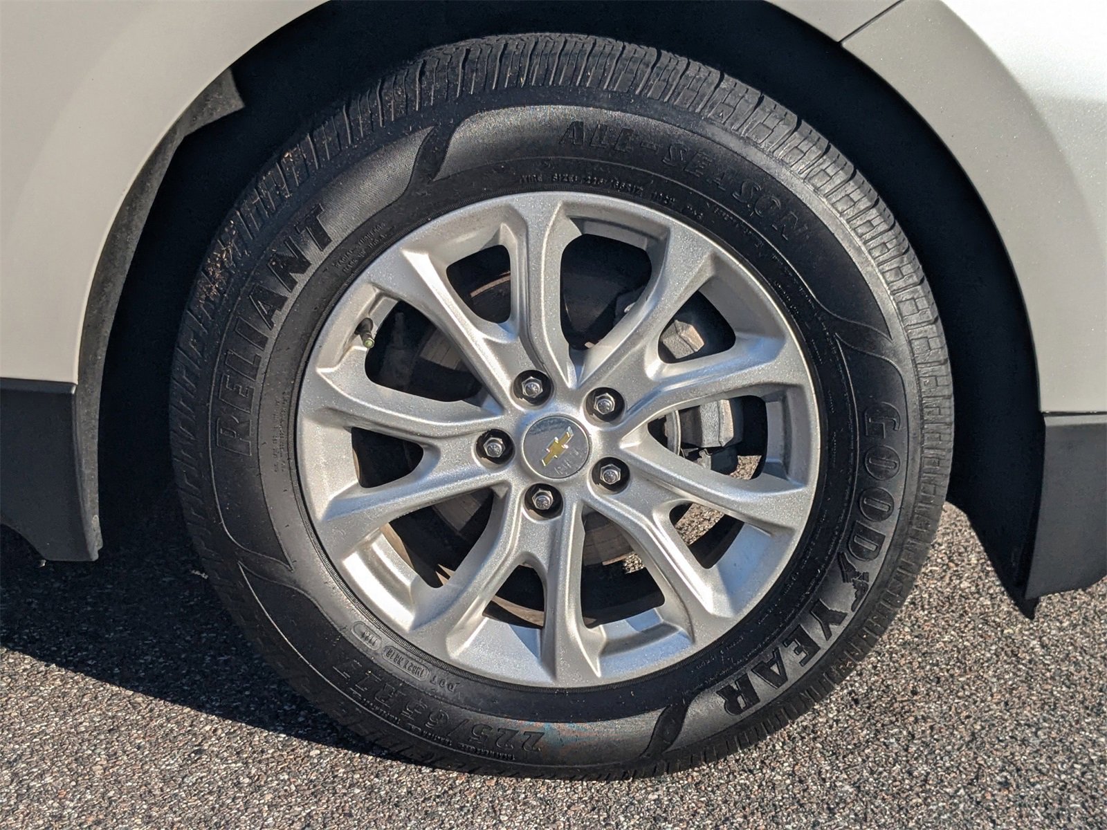 Used 2018 Chevrolet Equinox LT w/ Sun & Infotainment Package image 19