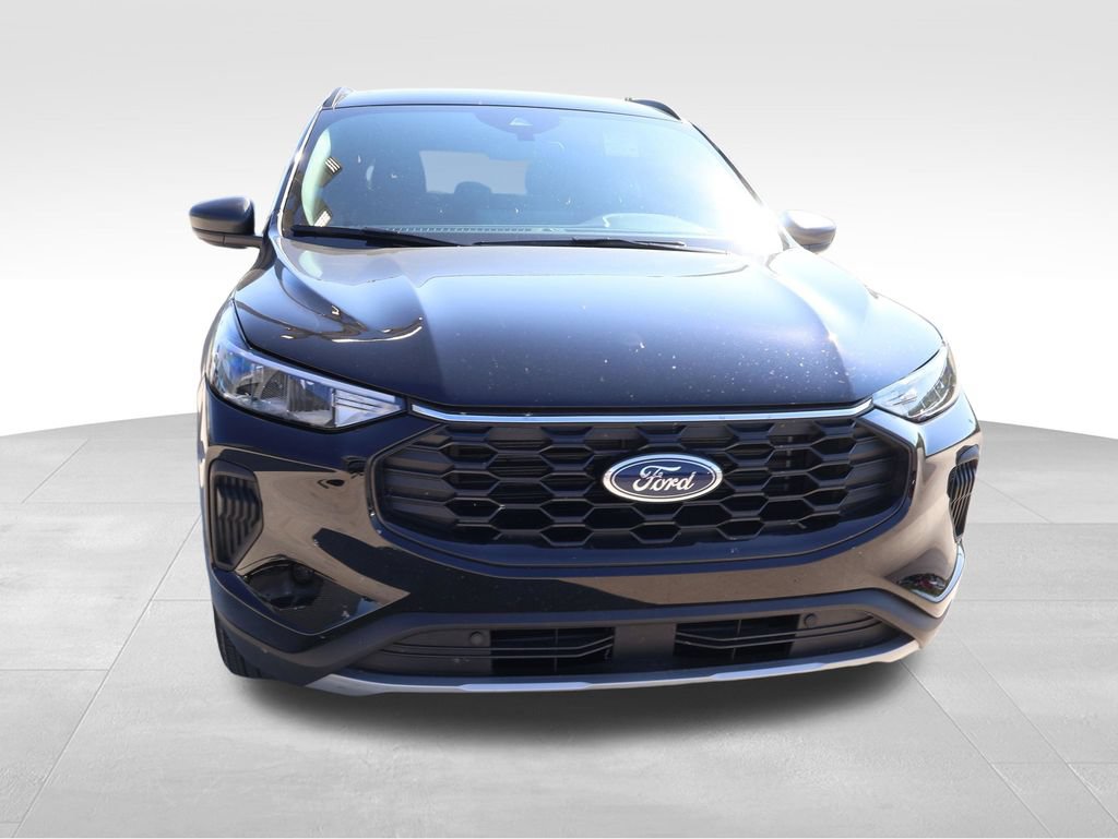 Certified 2026 Ford Escape ST-Line w/ Tech Pack #1 FWD image 8