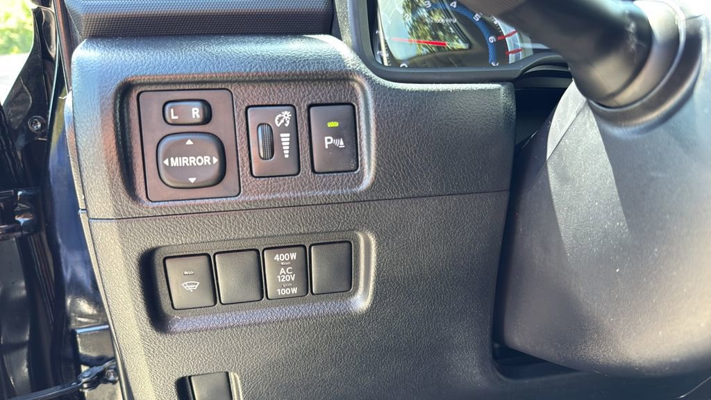 Used 2017 Toyota 4Runner Limited AWD/4WD image 19