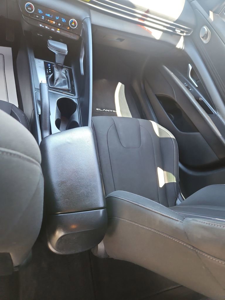 Used 2021 Hyundai Elantra SEL FWD image 24
