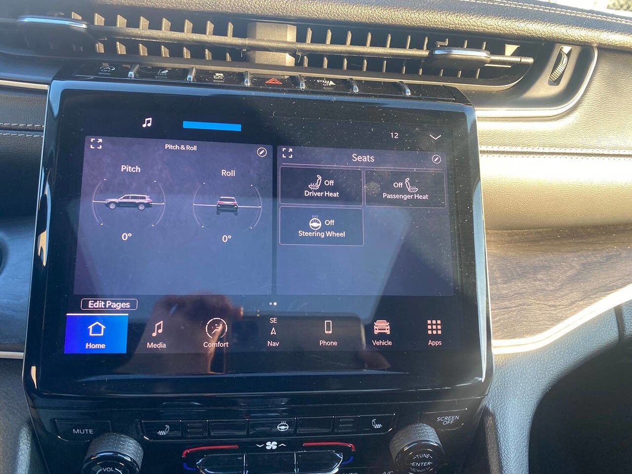 Used 2021 Jeep Grand Cherokee L Limited image 21