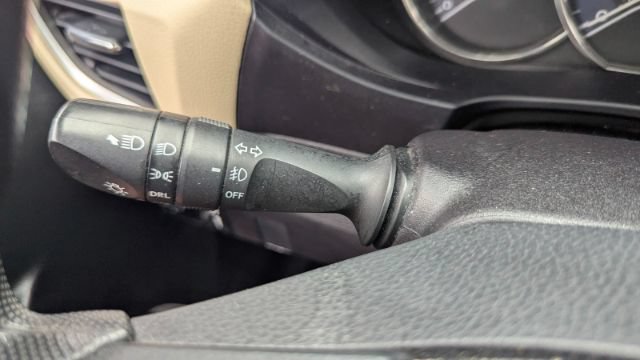 Used 2014 Toyota Corolla LE FWD image 27