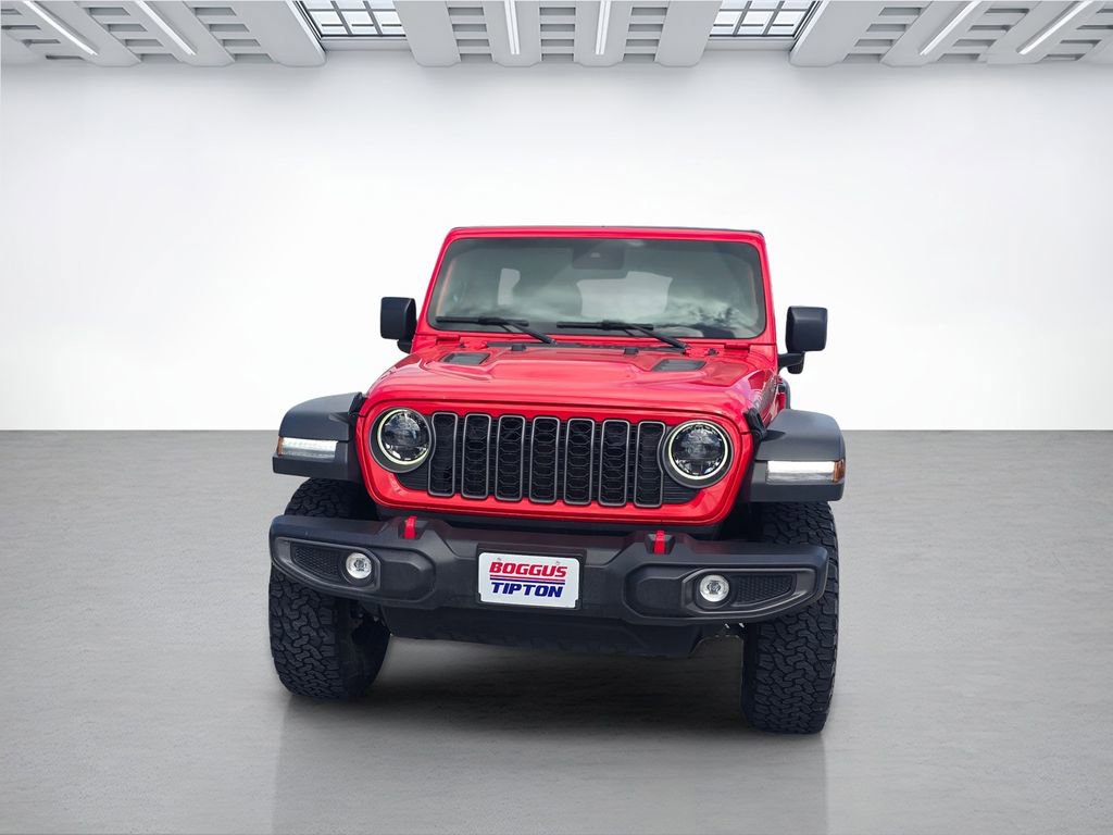 Used 2025 Jeep Wrangler Unlimited Rubicon image 2