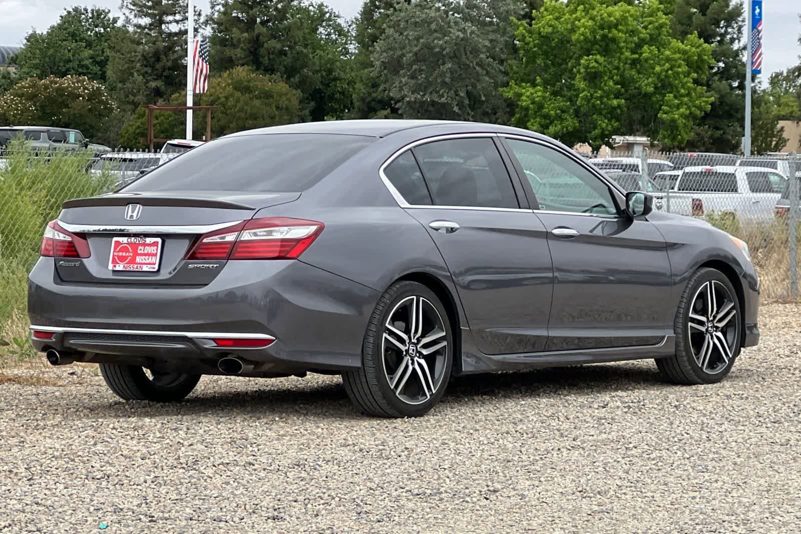 Used 2017 Honda Accord Sport image 3