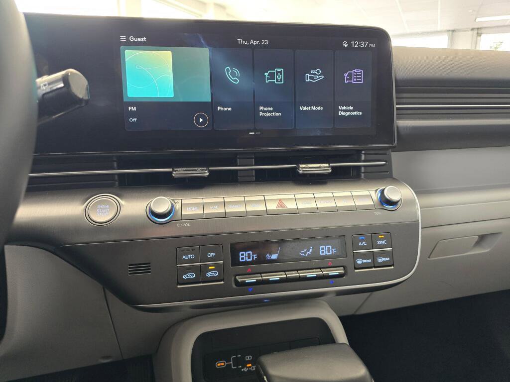 Used 2025 Hyundai Kona SEL AWD/4WD image 28