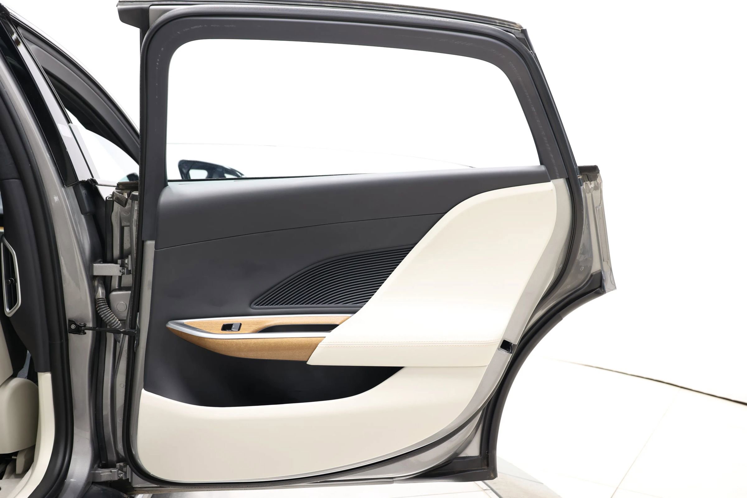 Used 2023 Lucid Air Grand Touring image 70