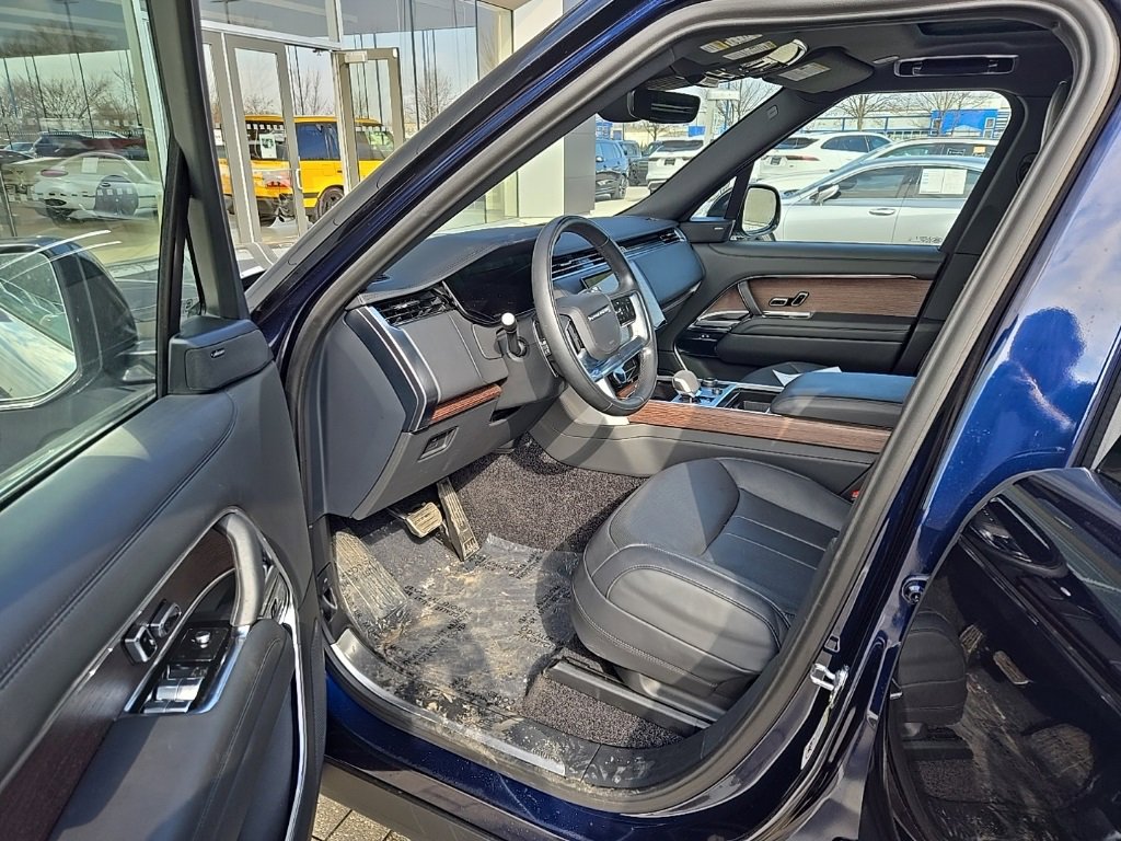 Certified 2023 Land Rover Range Rover SE image 16