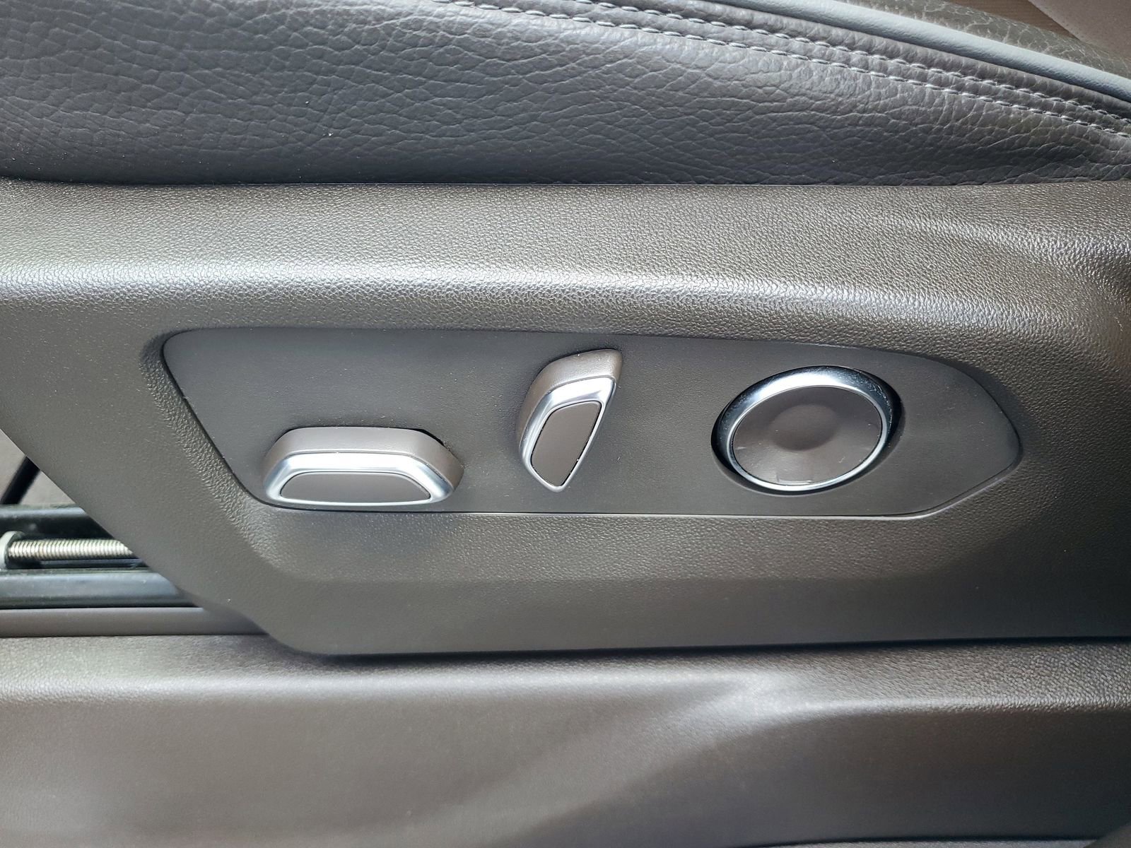 Used 2024 GMC Sierra 1500 Denali w/ Denali Reserve Package AWD/4WD image 18