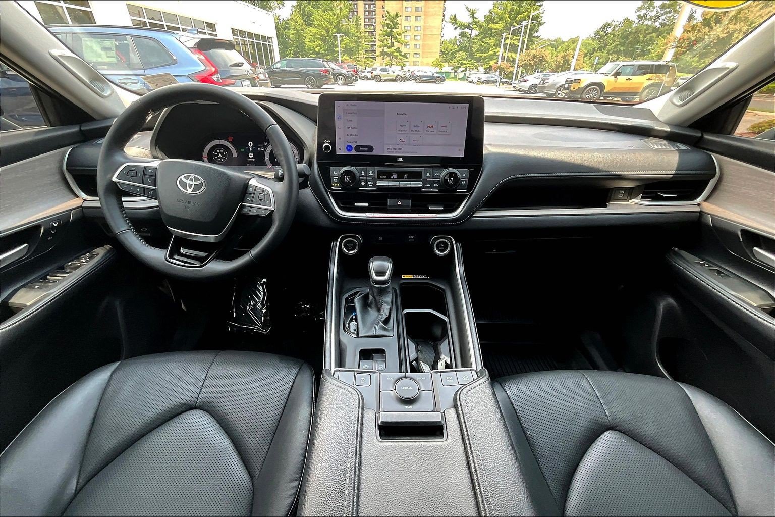 Used 2025 Toyota Grand Highlander AWD Hybrid image 15