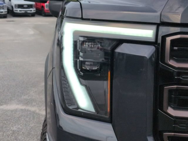 Used 2025 GMC Sierra 2500 AT4X AWD/4WD image 10