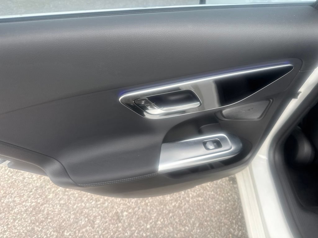 Used 2022 Mercedes-Benz C 300 Sedan image 8
