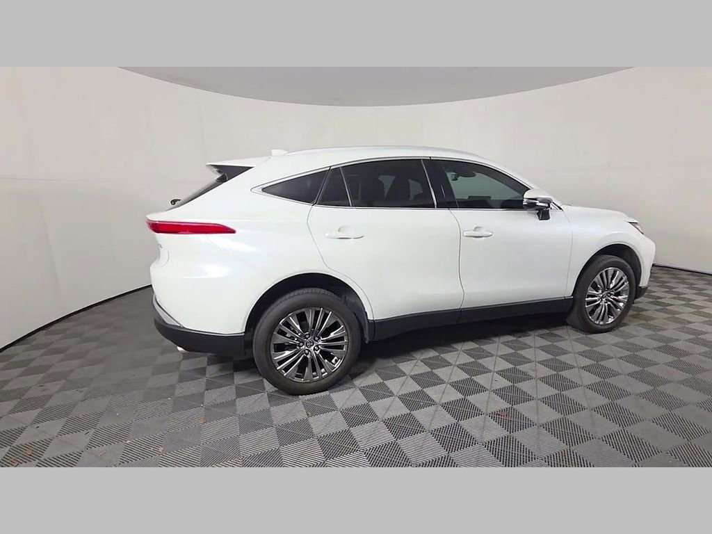 Used 2024 Toyota Venza XLE AWD/4WD image 39