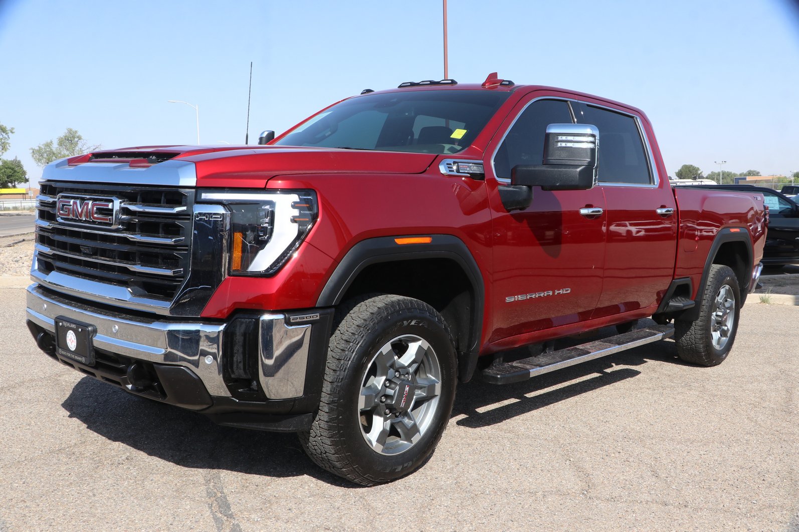 Used 2025 GMC Sierra 2500 SLT w/ SLT Premium Package AWD/4WD image 3