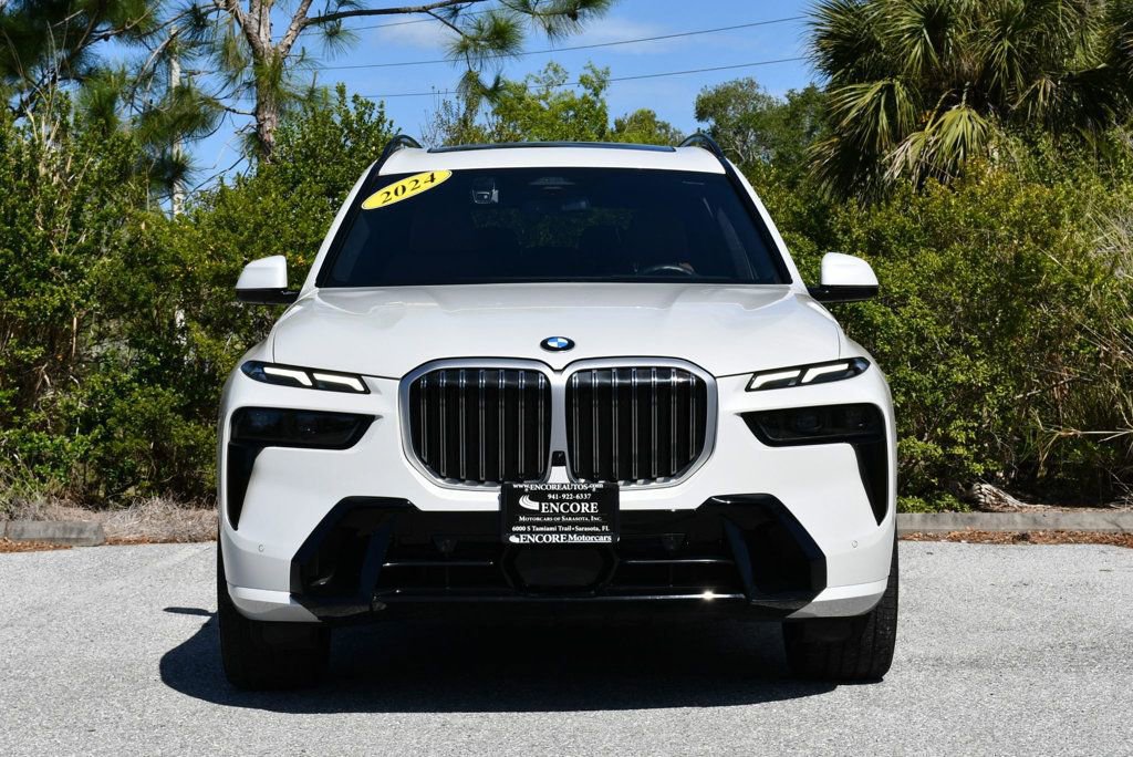 Used 2024 BMW X7 xDrive40i w/ M Sport Package image 9